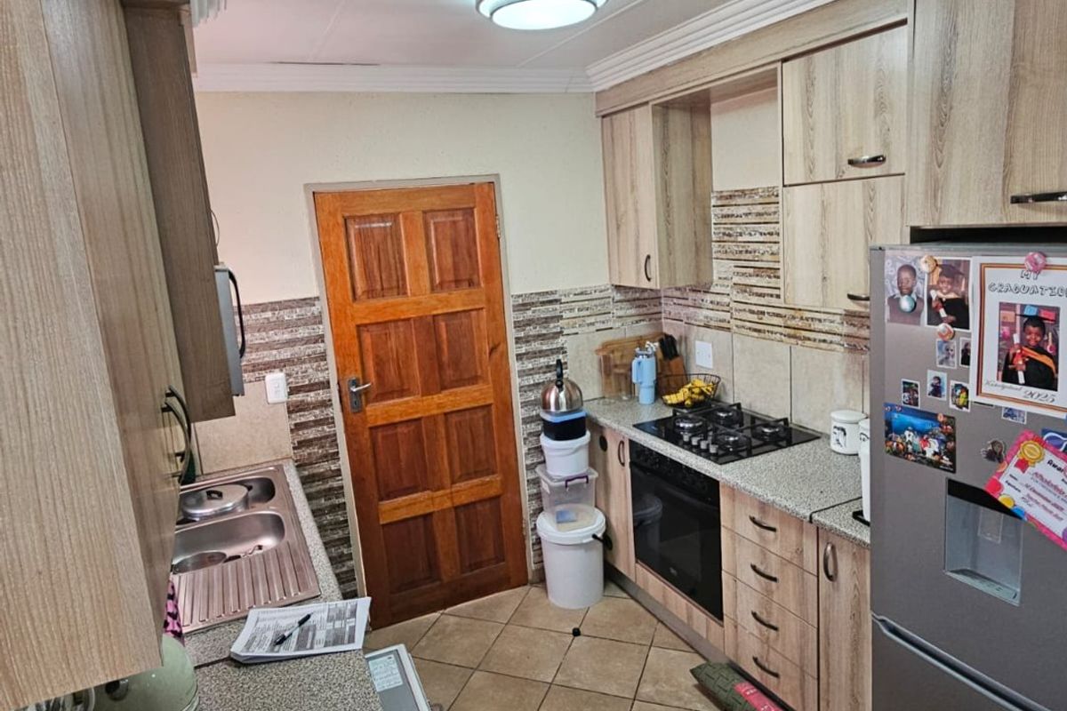 Renovated Secure Living in Westview Complex - Photo 4