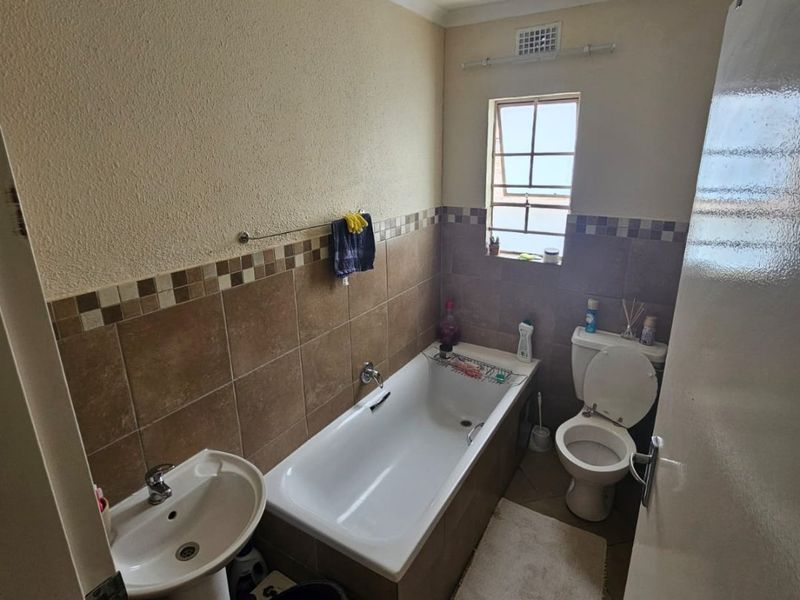 Renovated Secure Living in Westview Complex - Photo 7