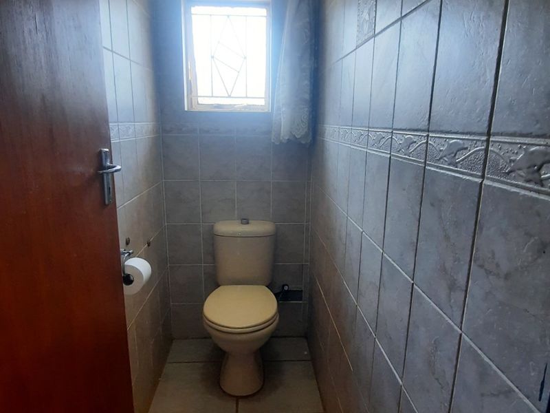 4 Bed House in Witpoortjie for Sale - Photo 9