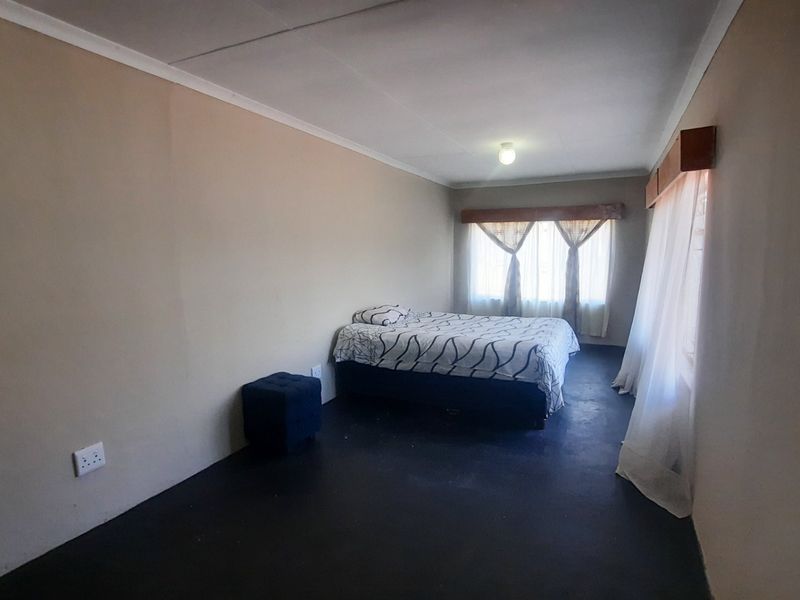 4 Bed House in Witpoortjie for Sale - Photo 7