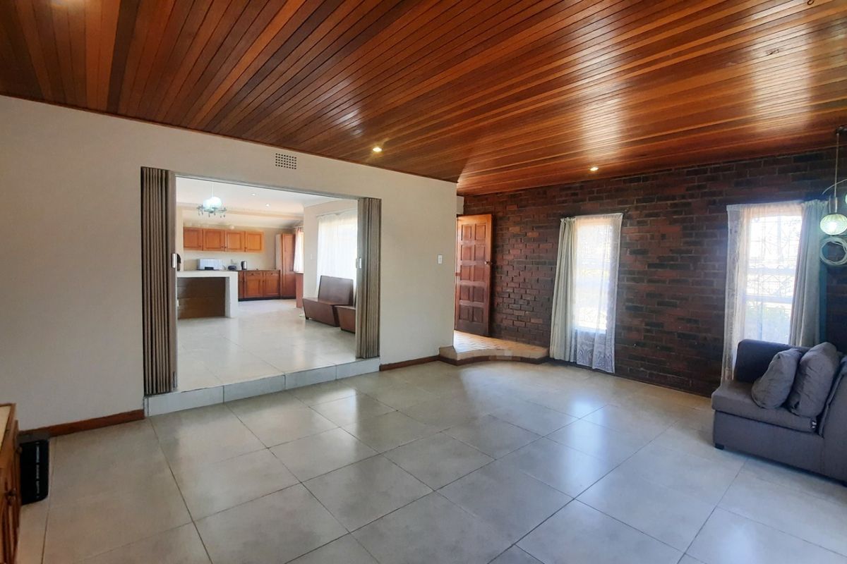 4 Bed House in Witpoortjie for Sale - Photo 5