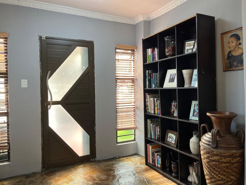 2 Bedroom House for Sale in Parow Central R 1 500 000 - Photo 3