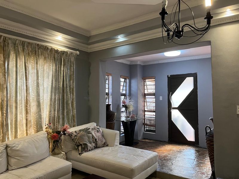 2 Bedroom House for Sale in Parow Central R 1 500 000 - Photo 6