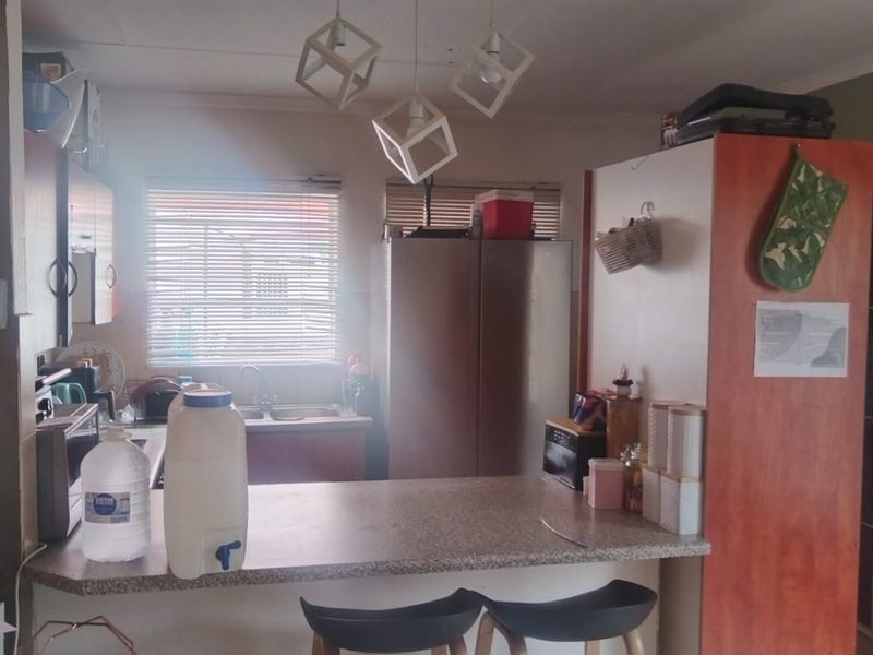 Comfort, Secutiry & Style, 3 Bedroom living in a Secure Estate - Photo 8