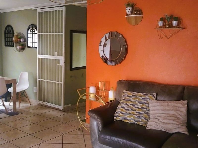 Comfort, Secutiry & Style, 3 Bedroom living in a Secure Estate - Photo 6