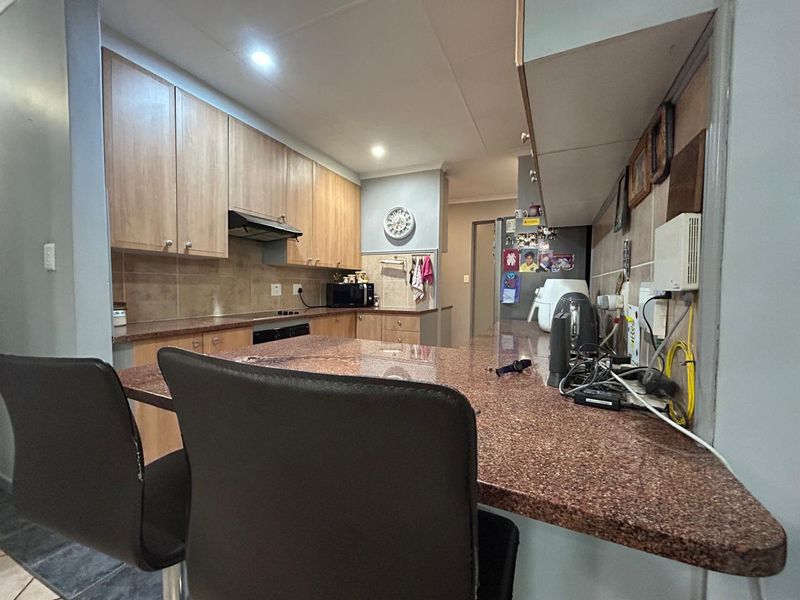 4 Bedroom Townhouse for sale in Eco Park Estate - Photo 10