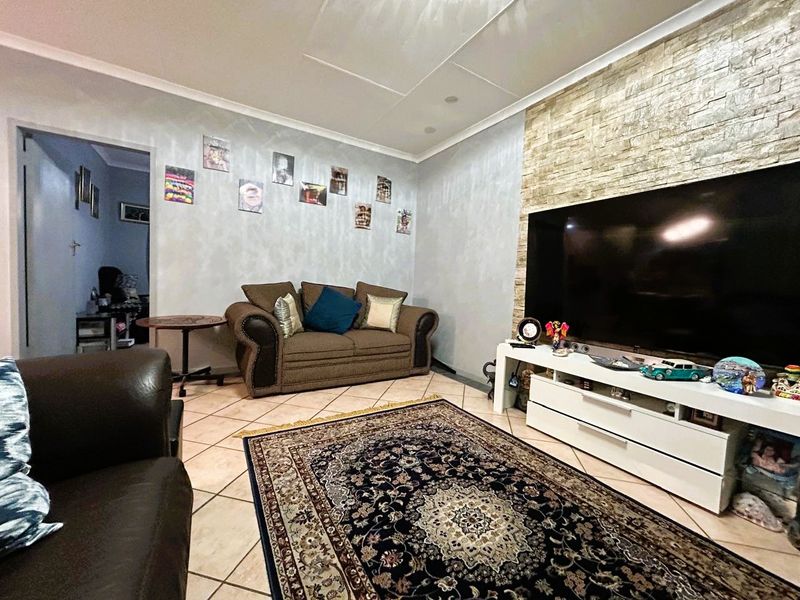 4 Bedroom Townhouse for sale in Eco Park Estate - Photo 6