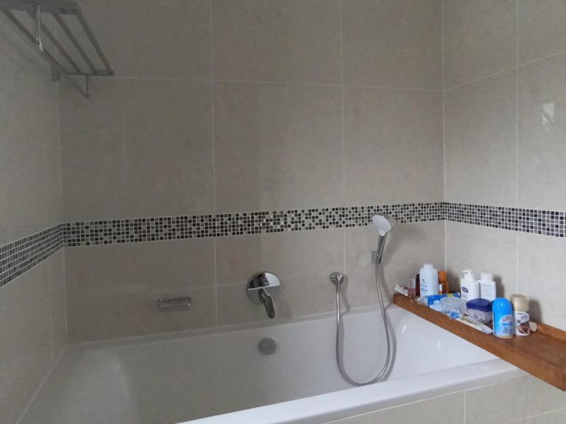 2 bed 2 bath apartment forsale in Noordhang Northriding  - Photo 2