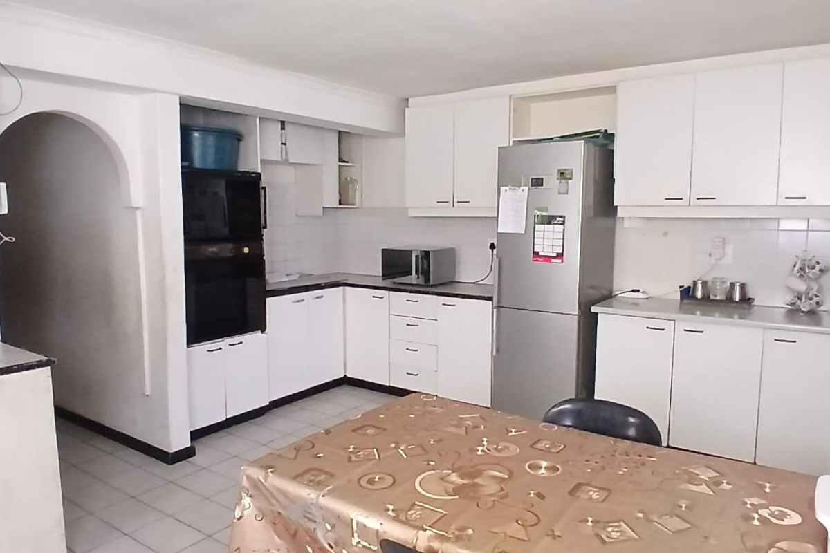 Five bedroom double storey house for sale - Photo 5