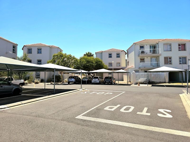 Two bedroom apartment situated in a secured luxury estate - Photo 4