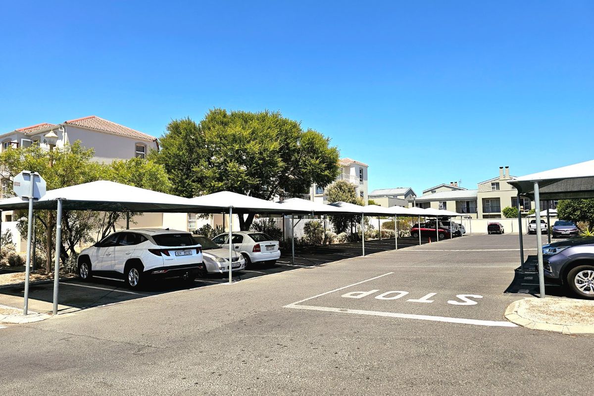 Two bedroom apartment situated in a secured luxury estate - Photo 5