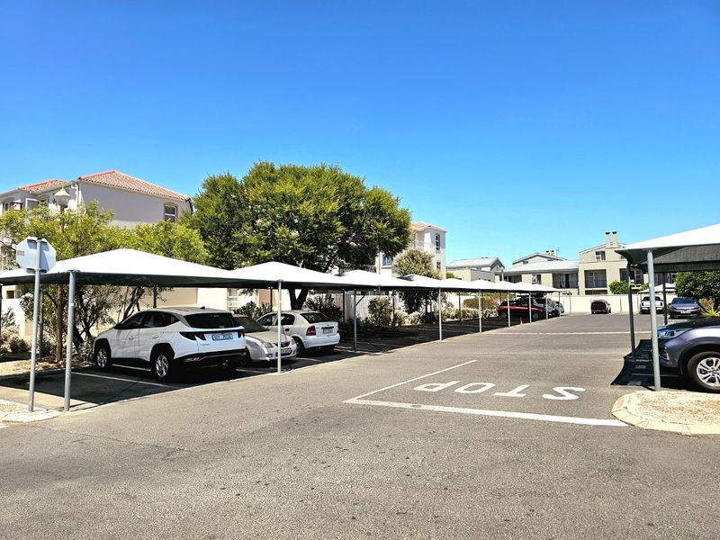 Two bedroom apartment situated in a secured luxury estate - Photo 5