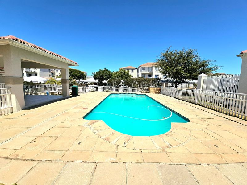 Two bedroom apartment situated in a secured luxury estate - Photo 6