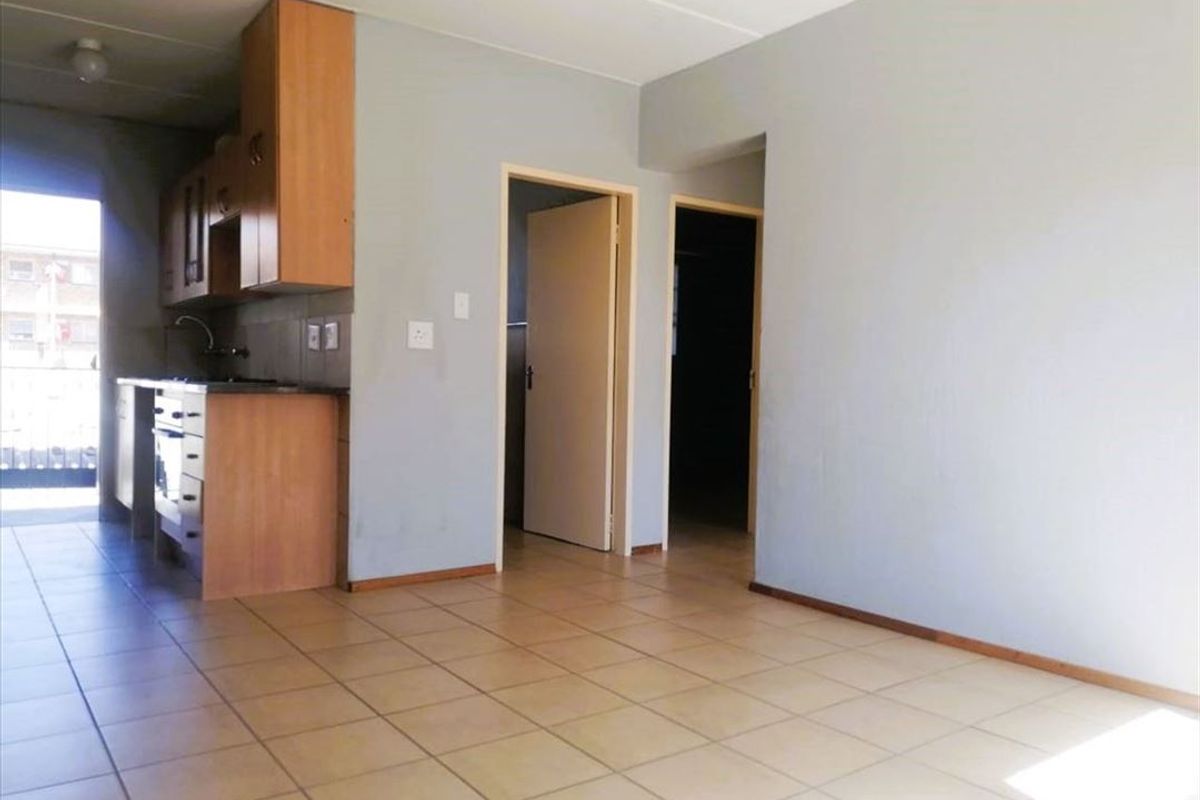 Comfortable and Convenient Living Space - Photo 2