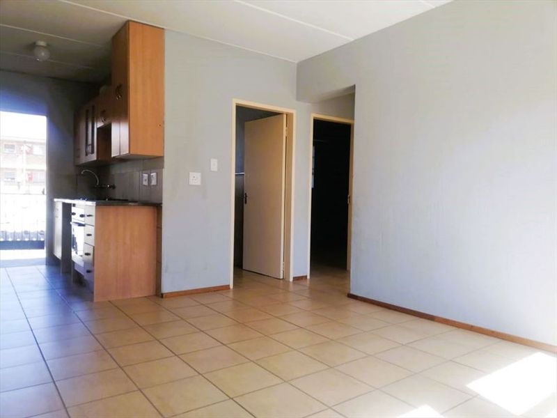 Comfortable and Convenient Living Space - Photo 2