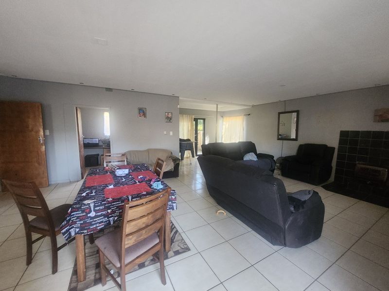 Endless Potential Awaits: Explore the Abundance of Features in This Property. - Photo 9