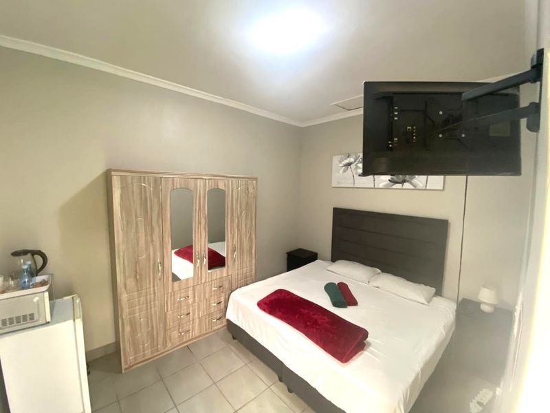 Prime 12-Bed Guesthouse | Turnkey Hospitality Investment | Newton Park, Gqeberha - Photo 5