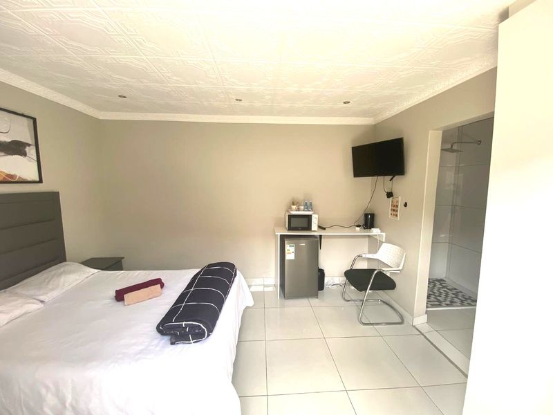 Prime 12-Bed Guesthouse | Turnkey Hospitality Investment | Newton Park, Gqeberha - Photo 9