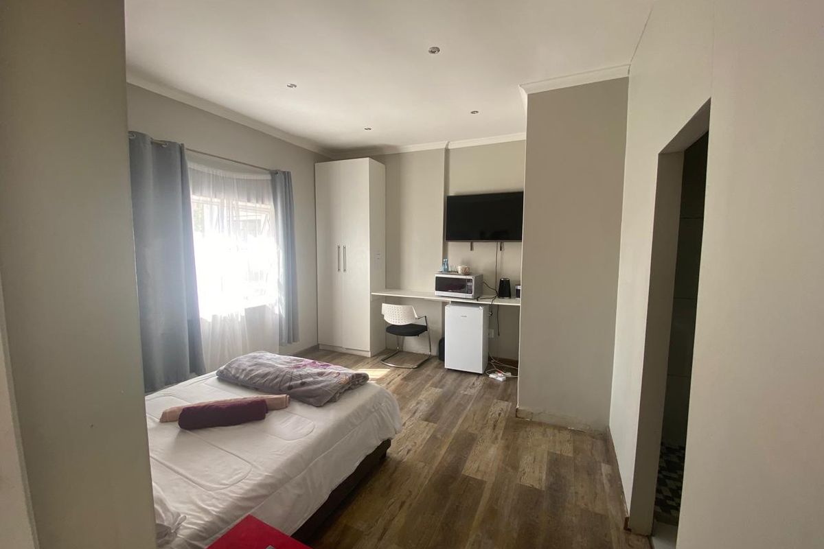 Prime 12-Bed Guesthouse | Turnkey Hospitality Investment | Newton Park, Gqeberha - Photo 2