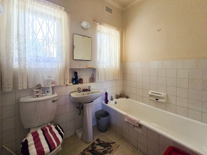 House With Sea Views  - Photo 10