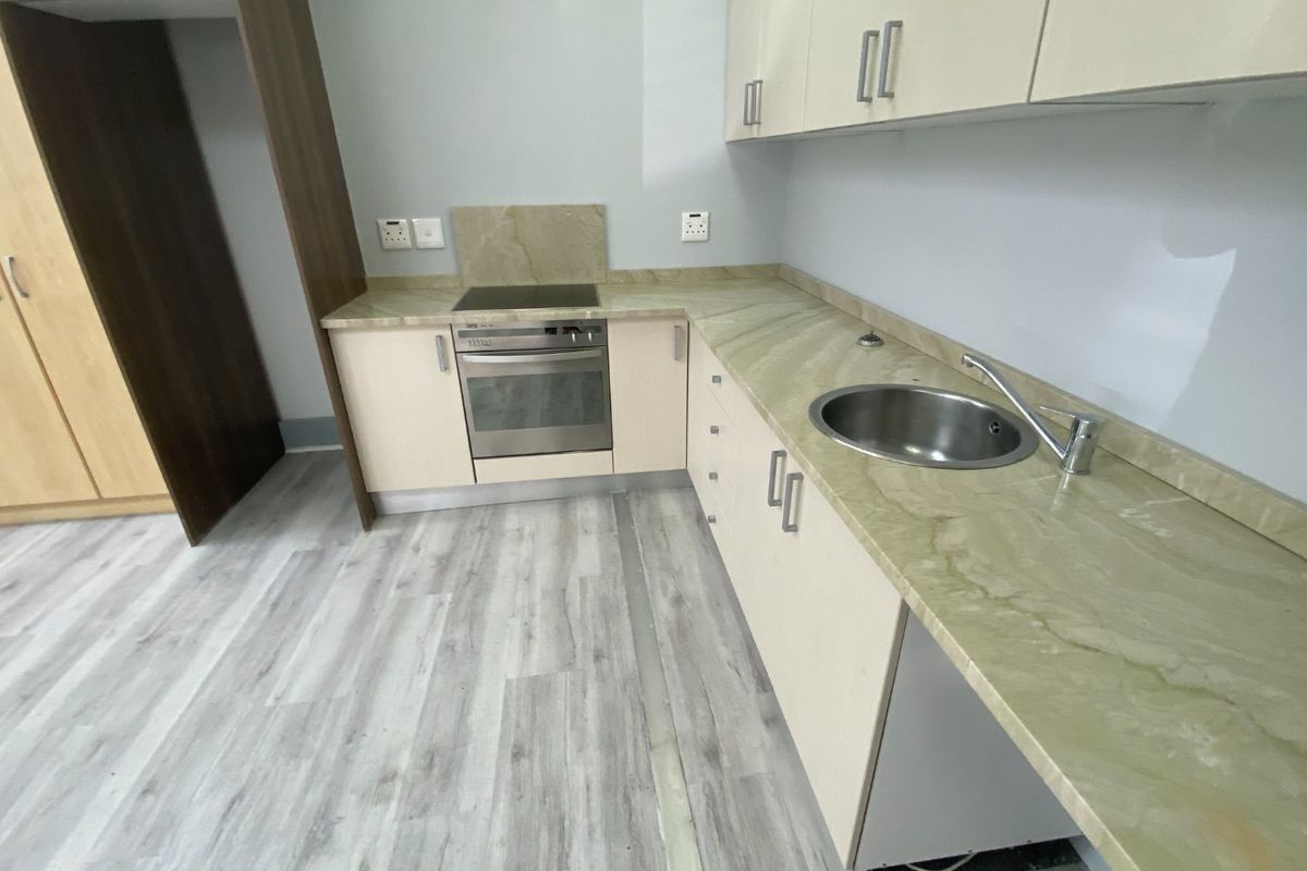 282m2 Commercial Space to Let  - Photo 5