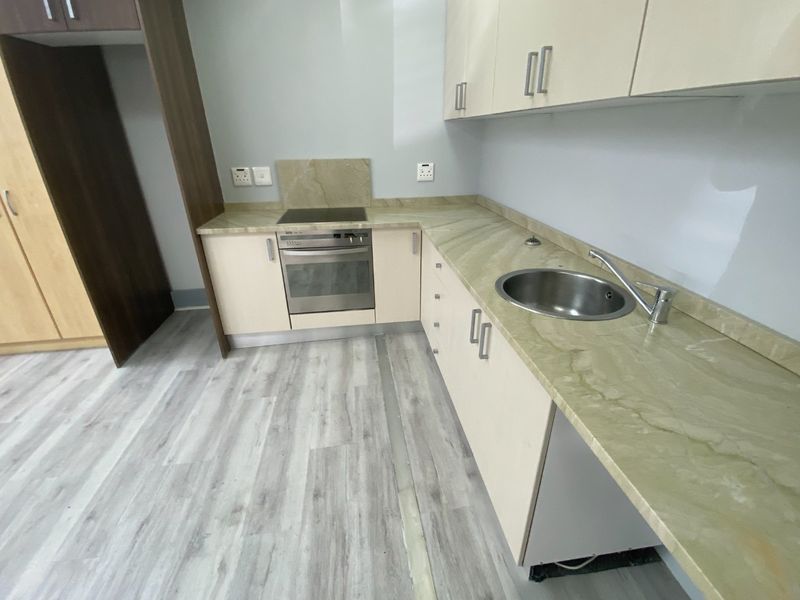 282m2 Commercial Space to Let  - Photo 5