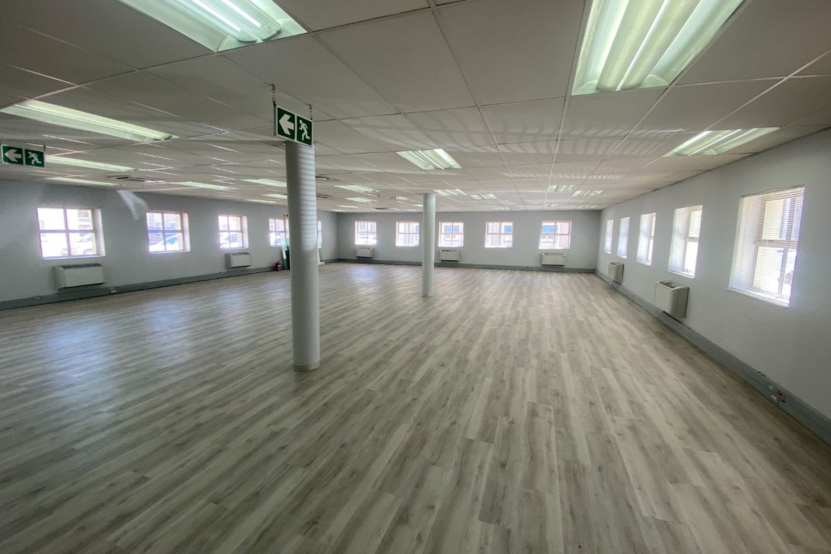 282m2 Commercial Space to Let  - Photo 3
