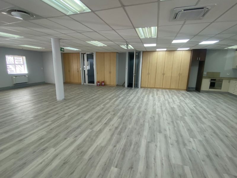282m2 Commercial Space to Let  - Photo 9