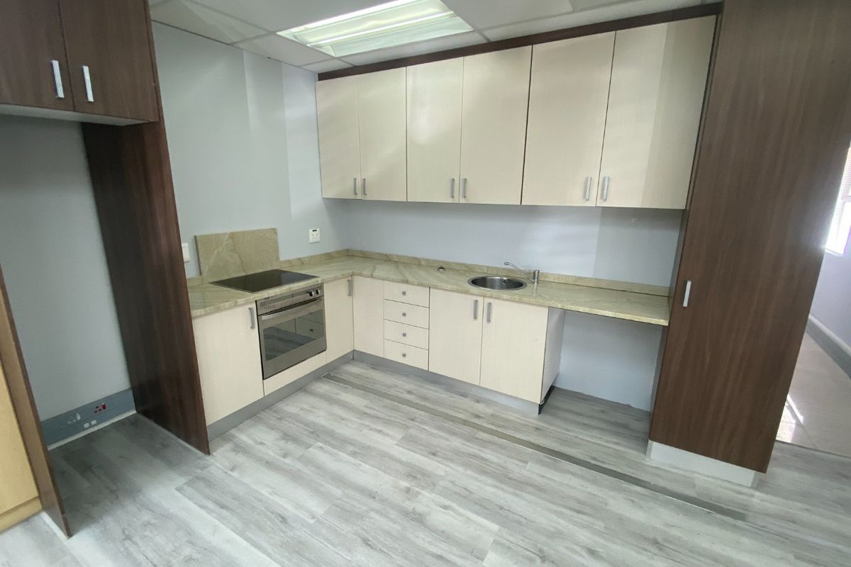 282m2 Commercial Space to Let  - Photo 4