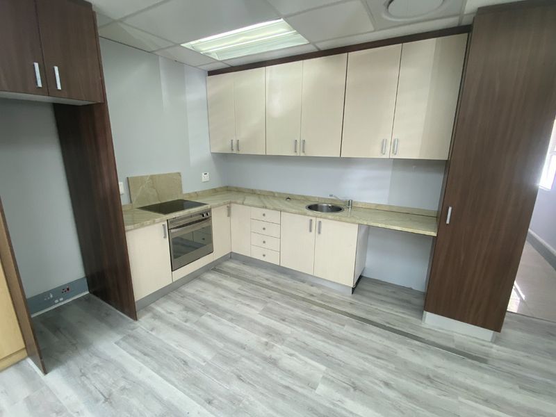 282m2 Commercial Space to Let  - Photo 4