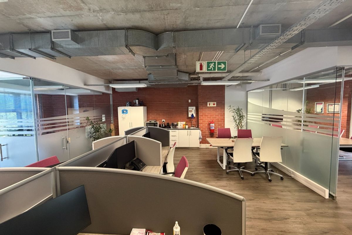 Modern First-Floor Commercial Unit | The Matrix, Century City - Photo 2