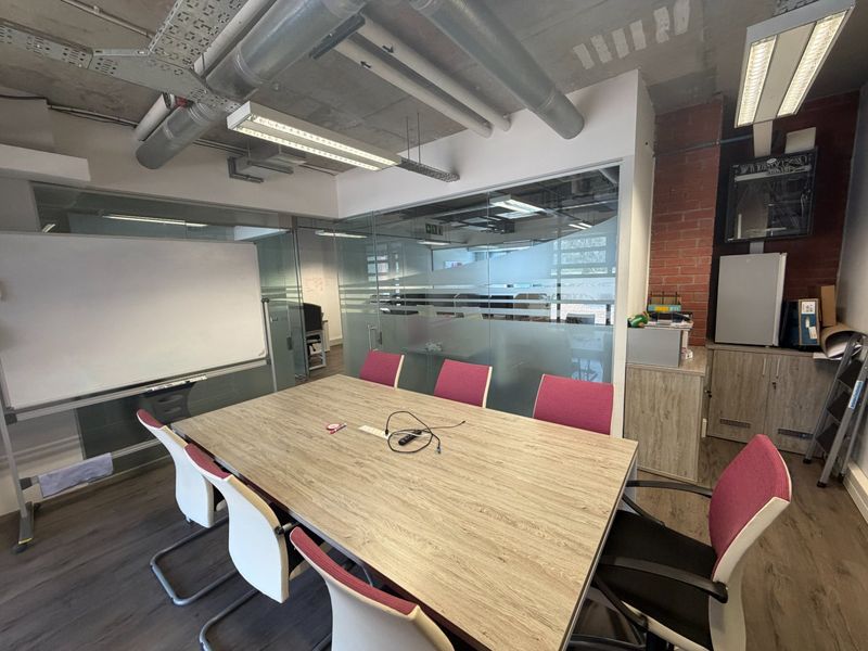 Modern First-Floor Commercial Unit | The Matrix, Century City - Photo 6