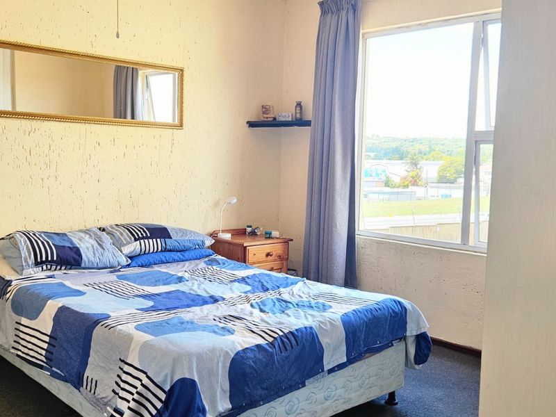 2 Bedroom and a loft Townhouse for Sale in Bromhof – Ideal for Investors & First-Time Buyers - Photo 10