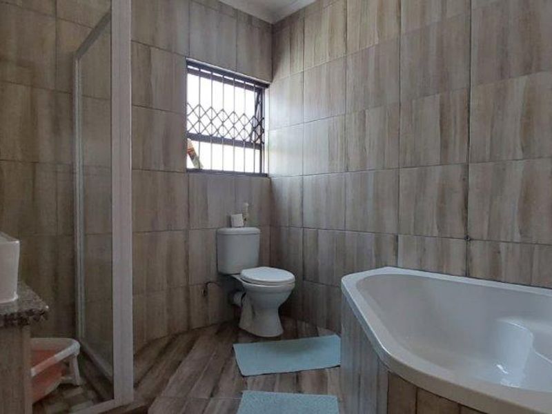 Brand new home in an Estate in VIlla Vestiti Pta North - Photo 4