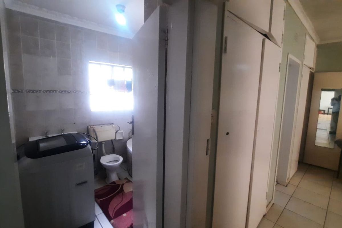 A property with multiple Cottages  - Photo 4