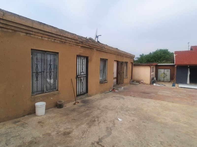 A property with multiple Cottages  - Photo 3