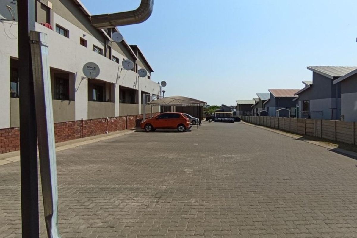 2bedroom apartment for sale in summerset place, Midrand  - Photo 2