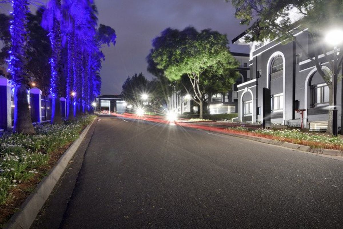 Prime Office to Let Hyde Park  - Photo 2