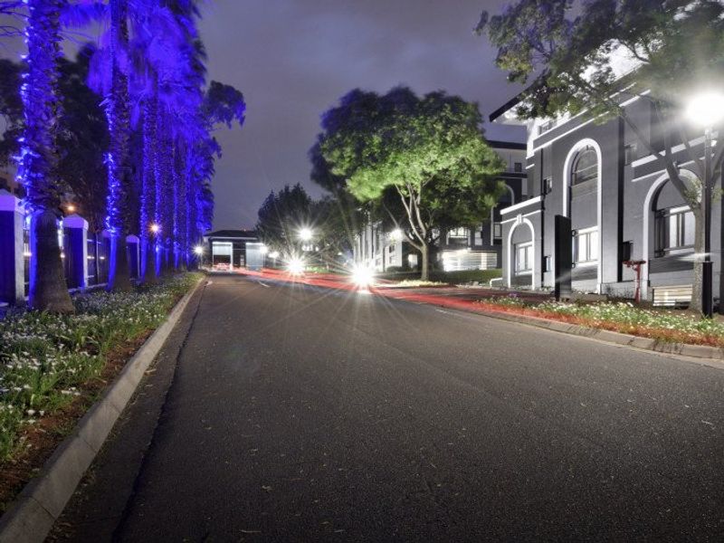 Prime Office to Let Hyde Park  - Photo 2