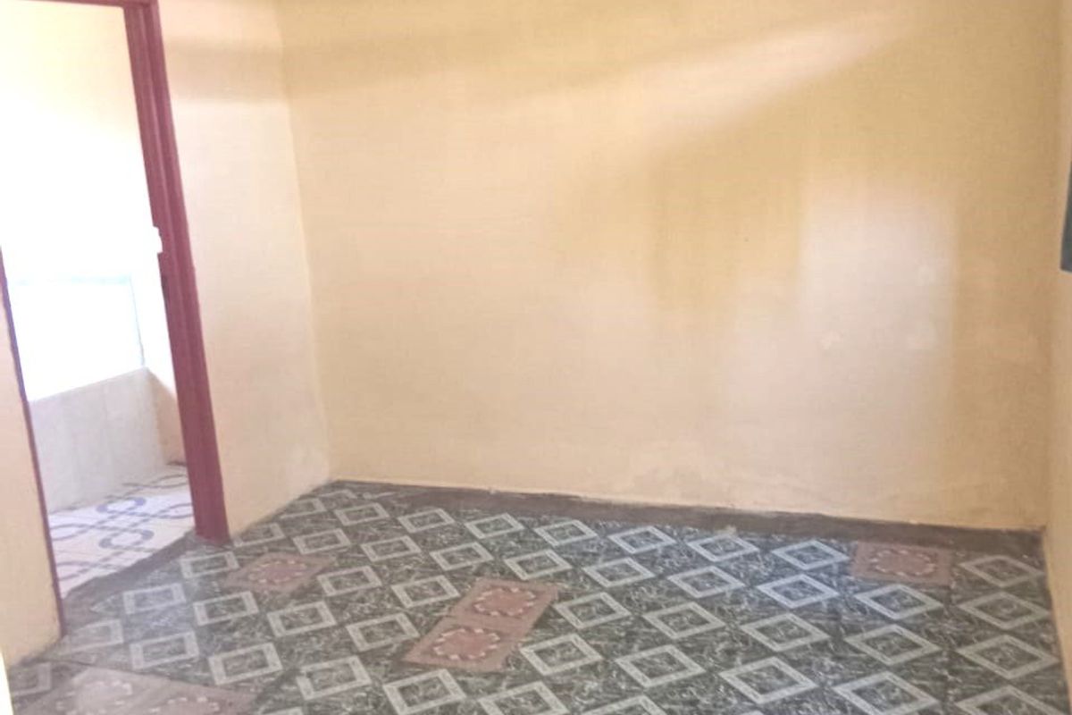 A Fixer Upper Four Bed, Three Bath Contemporary Family Home For Sale- Agnes Cresent, Bombay Heights - Photo 4