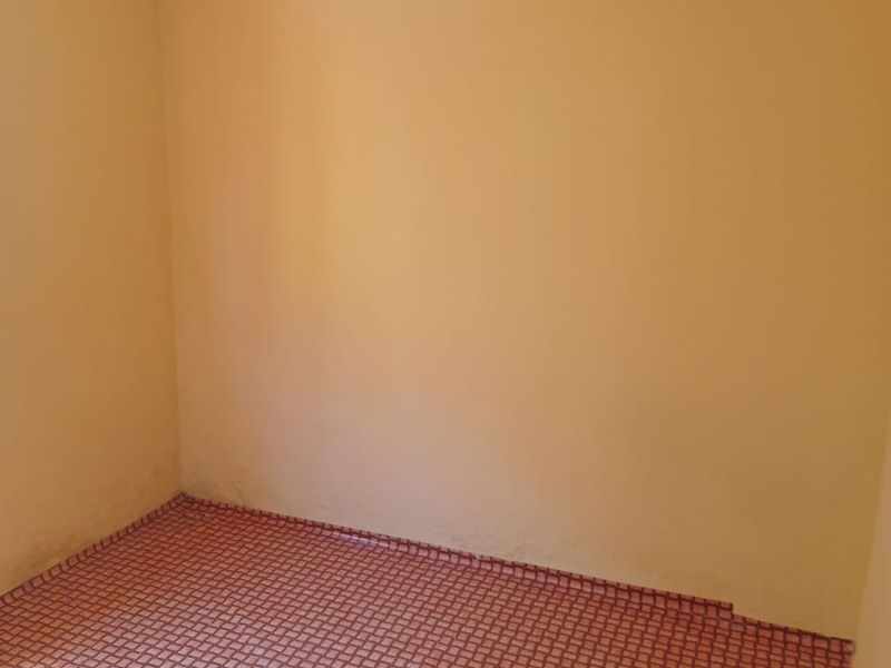 A Fixer Upper Four Bed, Three Bath Contemporary Family Home For Sale- Agnes Cresent, Bombay Heights - Photo 7