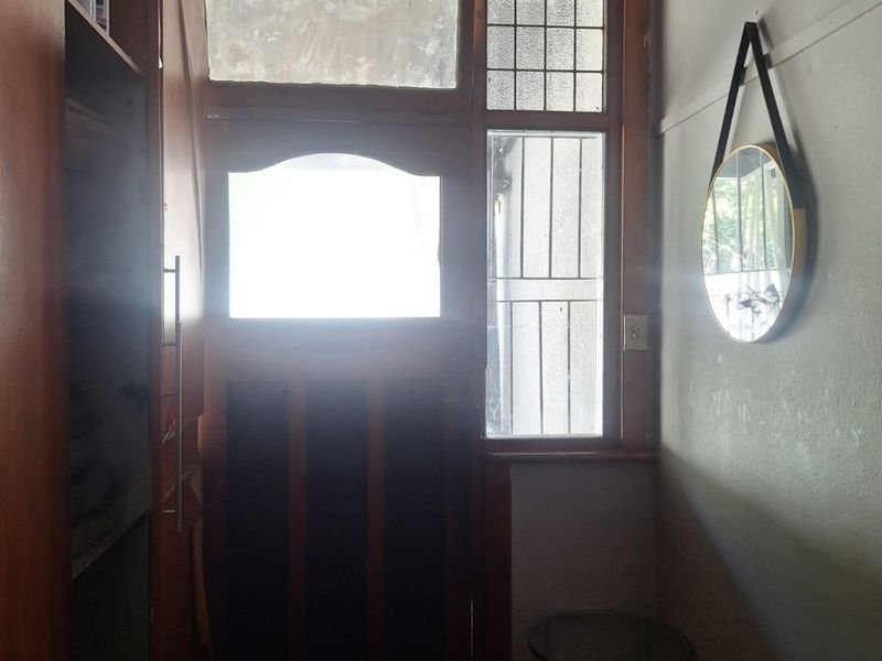 Exceptional Family Home with 3 Income-Generating Cottages – Judith Paarl - Photo 9