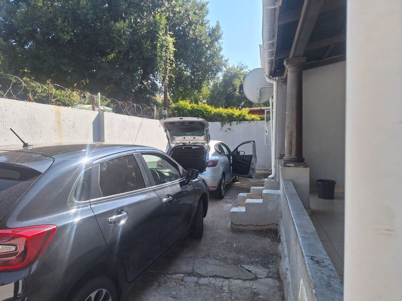 Exceptional Family Home with 3 Income-Generating Cottages – Judith Paarl - Photo 8