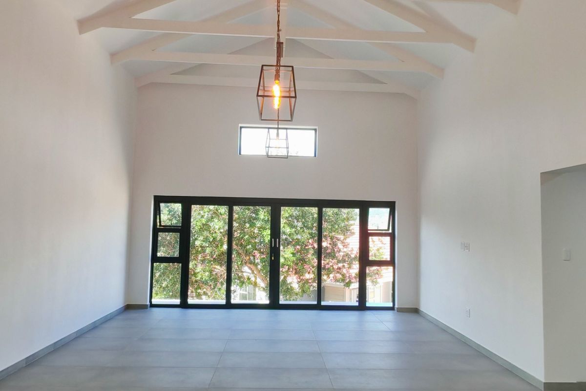 Spectacular house in the extremely popular Garden Route - Photo 3