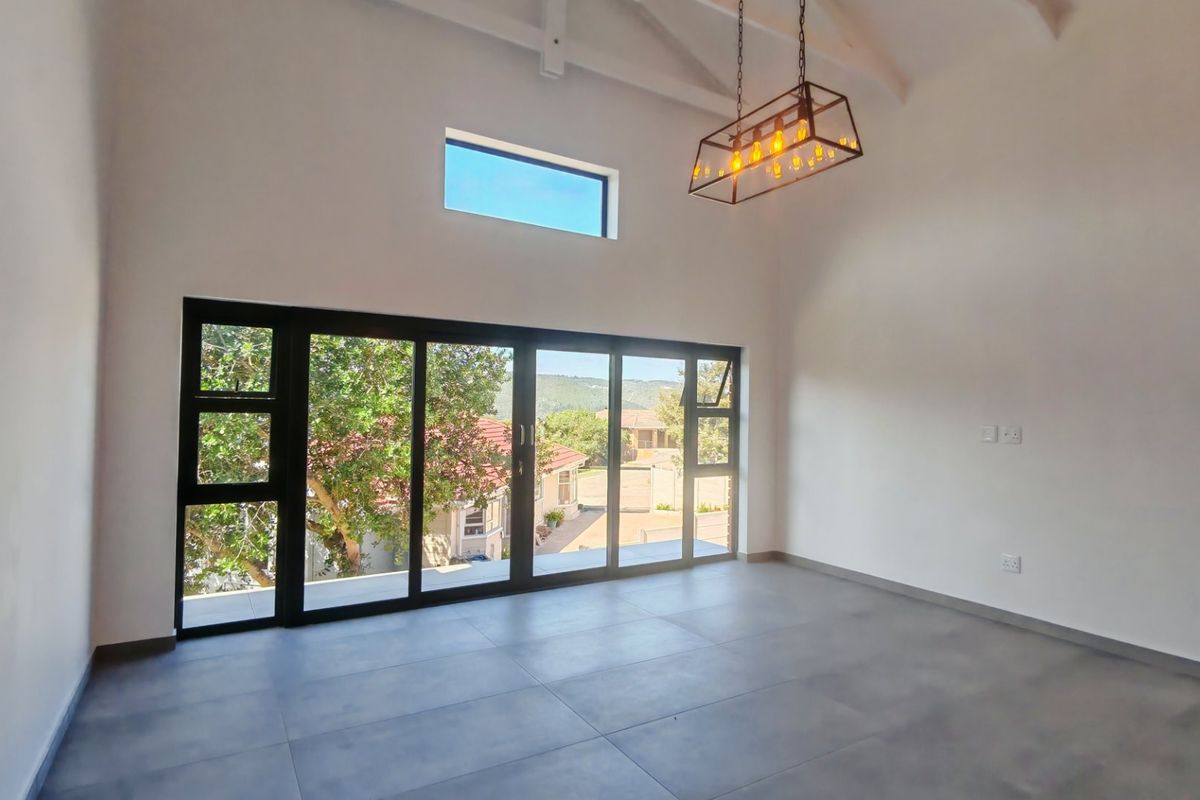 Spectacular house in the extremely popular Garden Route - Photo 4