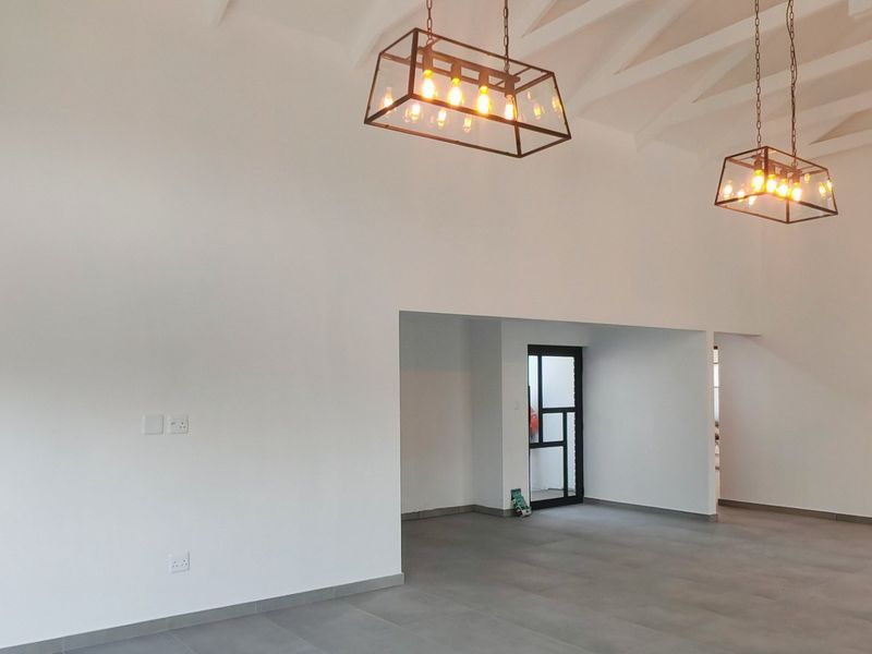 Spectacular house in the extremely popular Garden Route - Photo 6