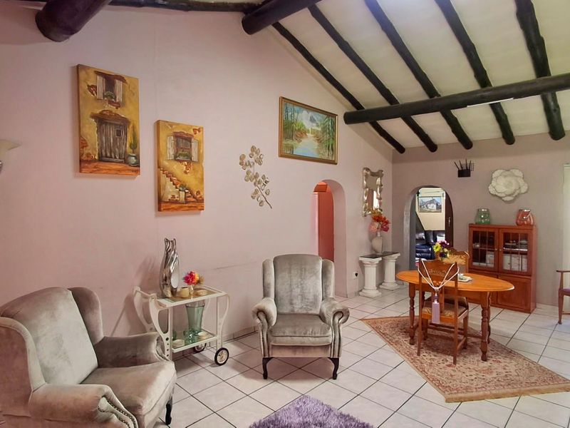 Spacious 4-Bedroom, 2-Bathroom Home with Entertainment Area and 1-Bedroom Flatlet – Sought-After Vaalpark - Photo 2