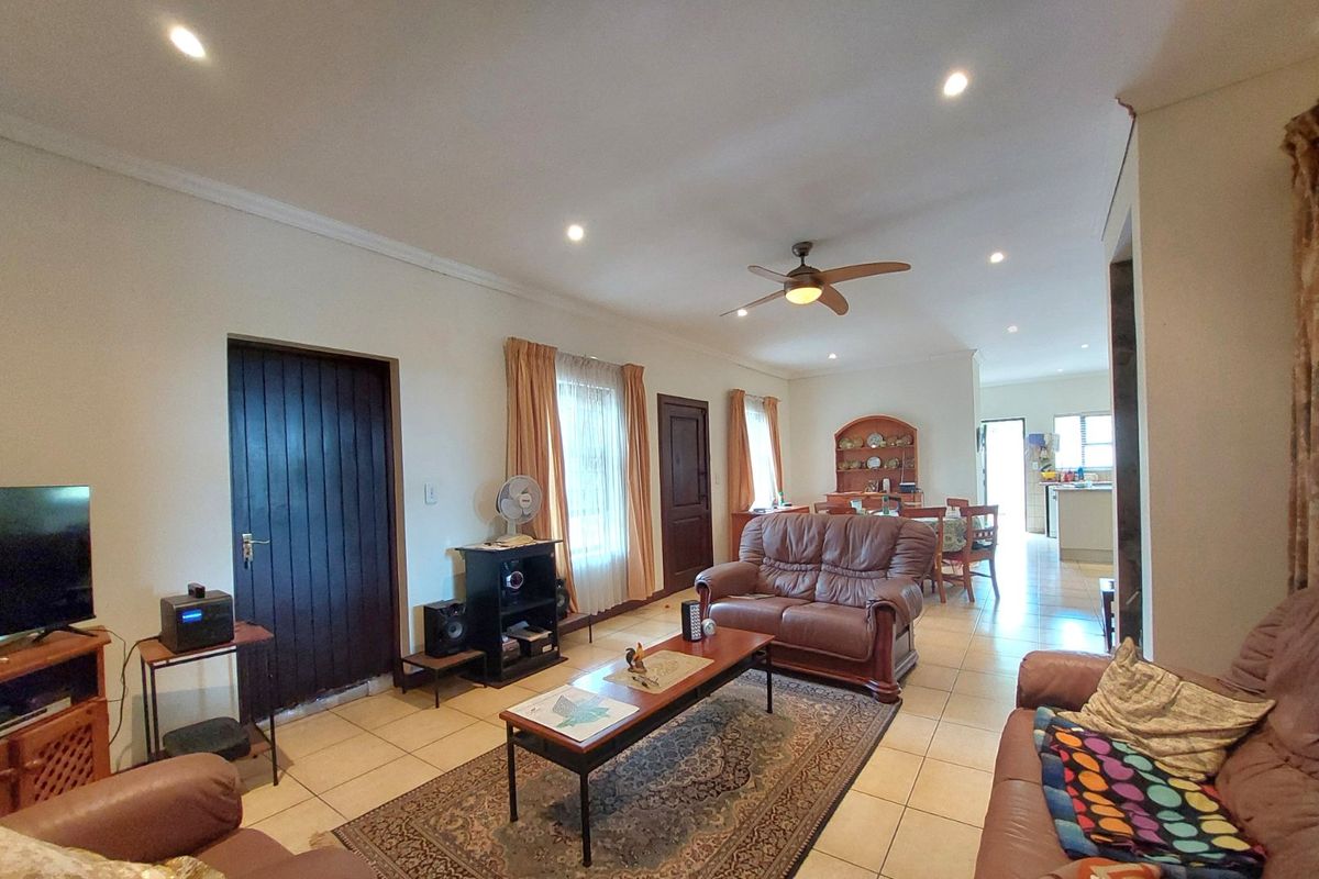 Tranquil Living in a Secure Golf Estate  Close to Hartbeespoort and Brits - Photo 4