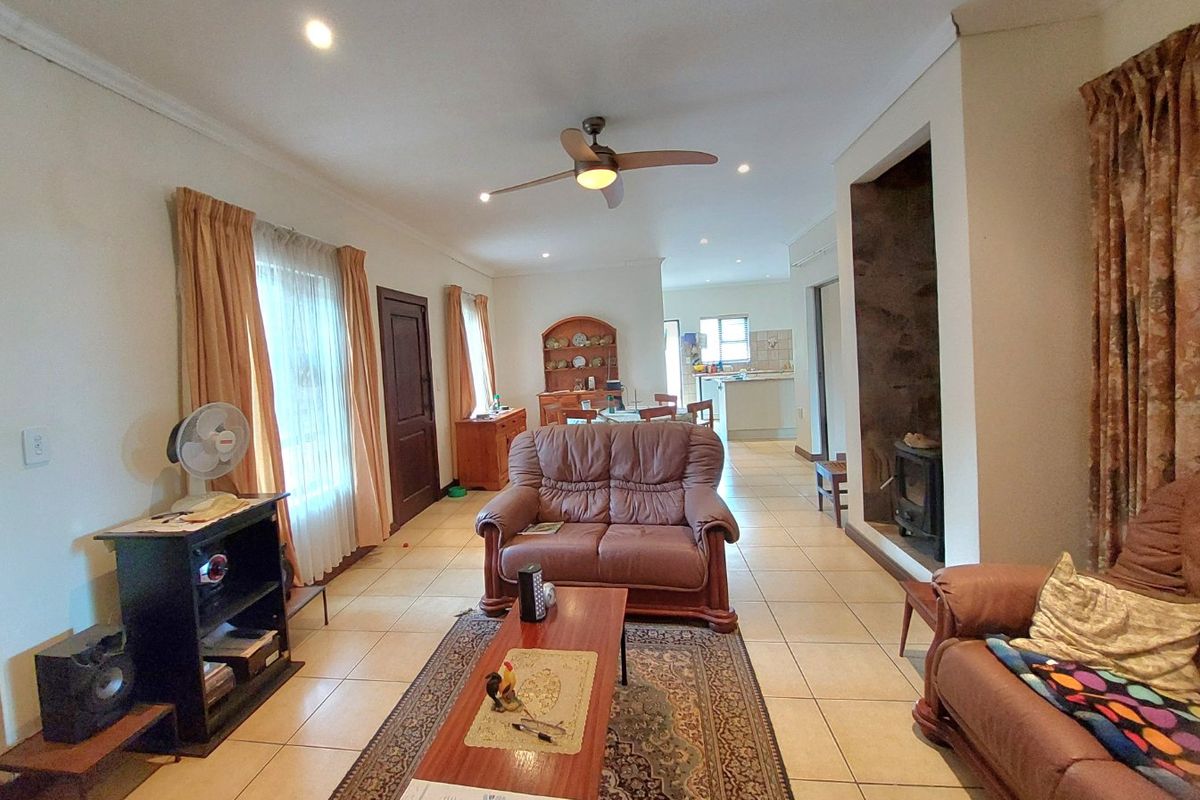 Tranquil Living in a Secure Golf Estate  Close to Hartbeespoort and Brits - Photo 3