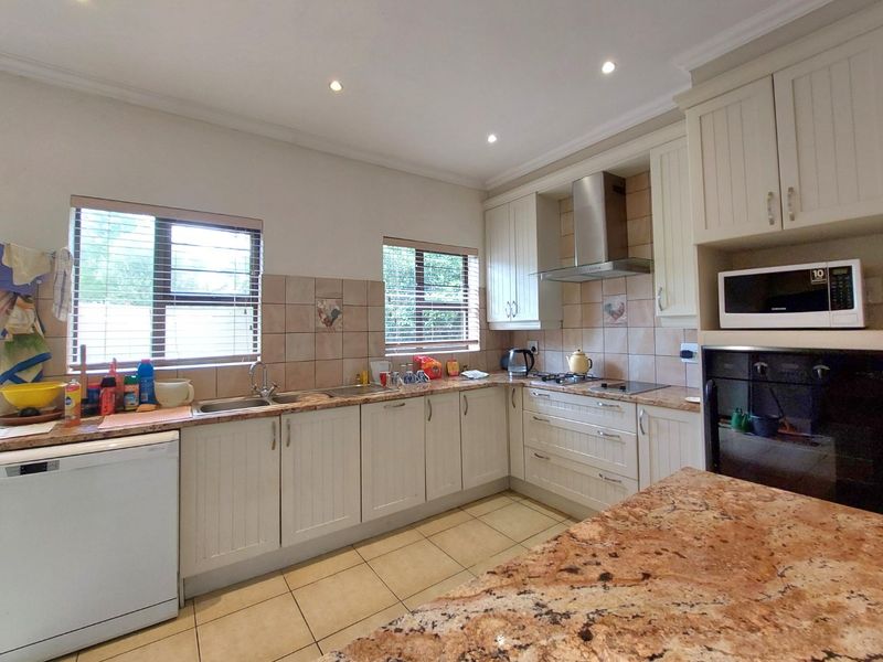 Tranquil Living in a Secure Golf Estate  Close to Hartbeespoort and Brits - Photo 8